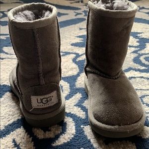 Toddler Uggs Gray short